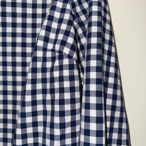 Talbots Women's Navy and White Checkered Button Down Shirt sz Medium - Picture 5 of 7